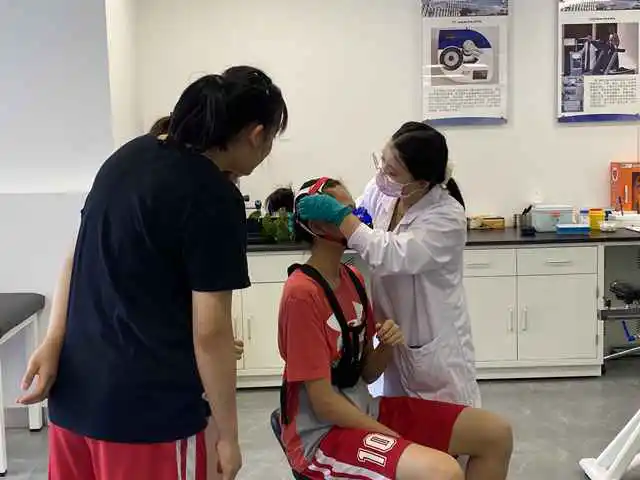 如何选择适合篮球康复训练的器材_0